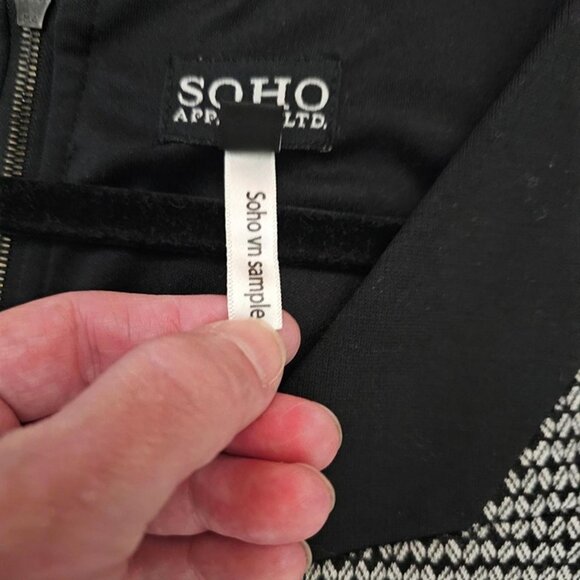 Black & Silver Cap Sleeve - Picture 4 of 9